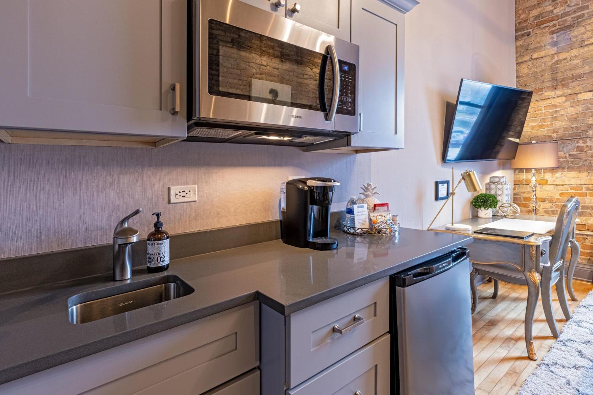Hip Urban Loft - Small Town Charm -124 Lofts #3 West Dundee Esterno foto